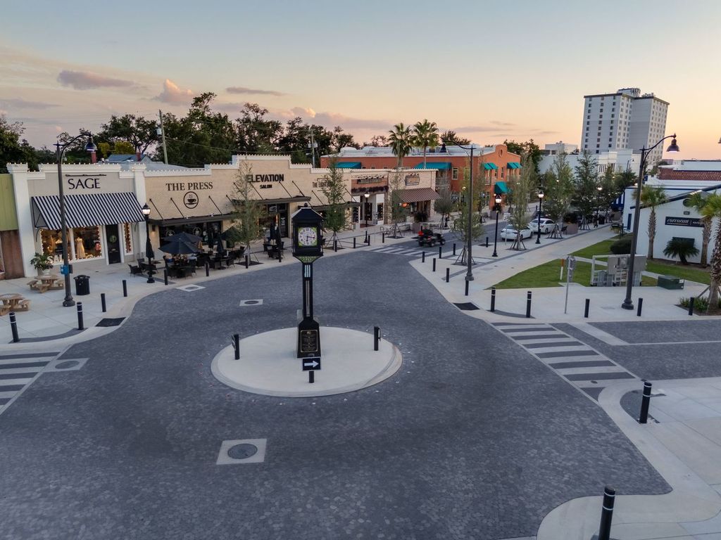 Downtown PC Drone AWP00001