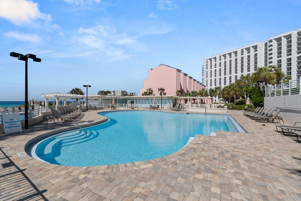 550 tops'l beach blvd owners pool 002