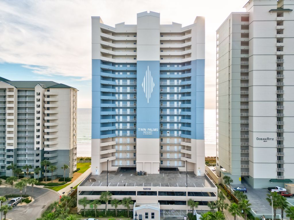 Twin Palms 001