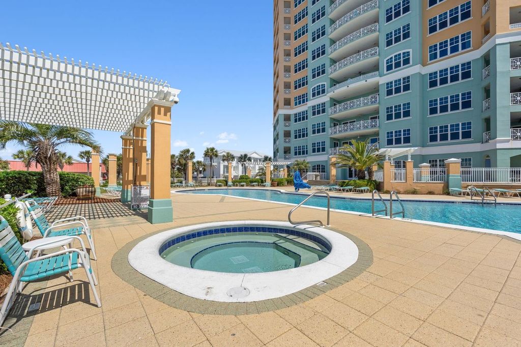 En Soleil Pool 005AWP