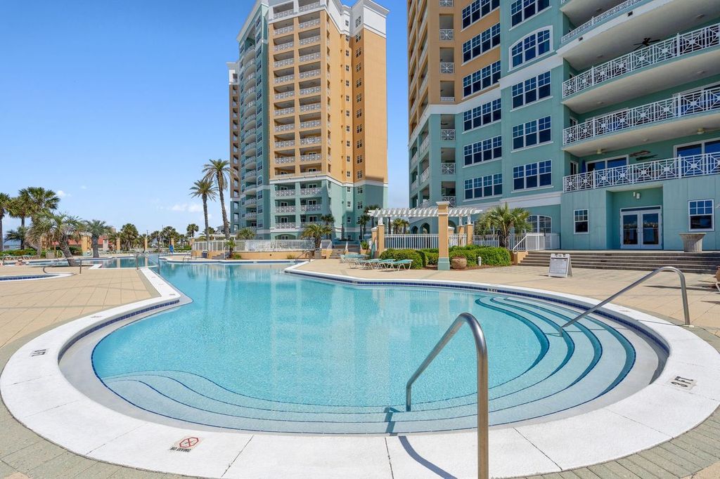 En Soleil Pool 002AWP