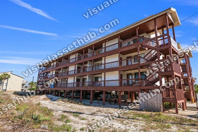4114 Holiday Dr 001